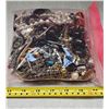 Image 1 : BAG OF VARIOUS JEWELRY PIECES FOR REPAIR WEAR