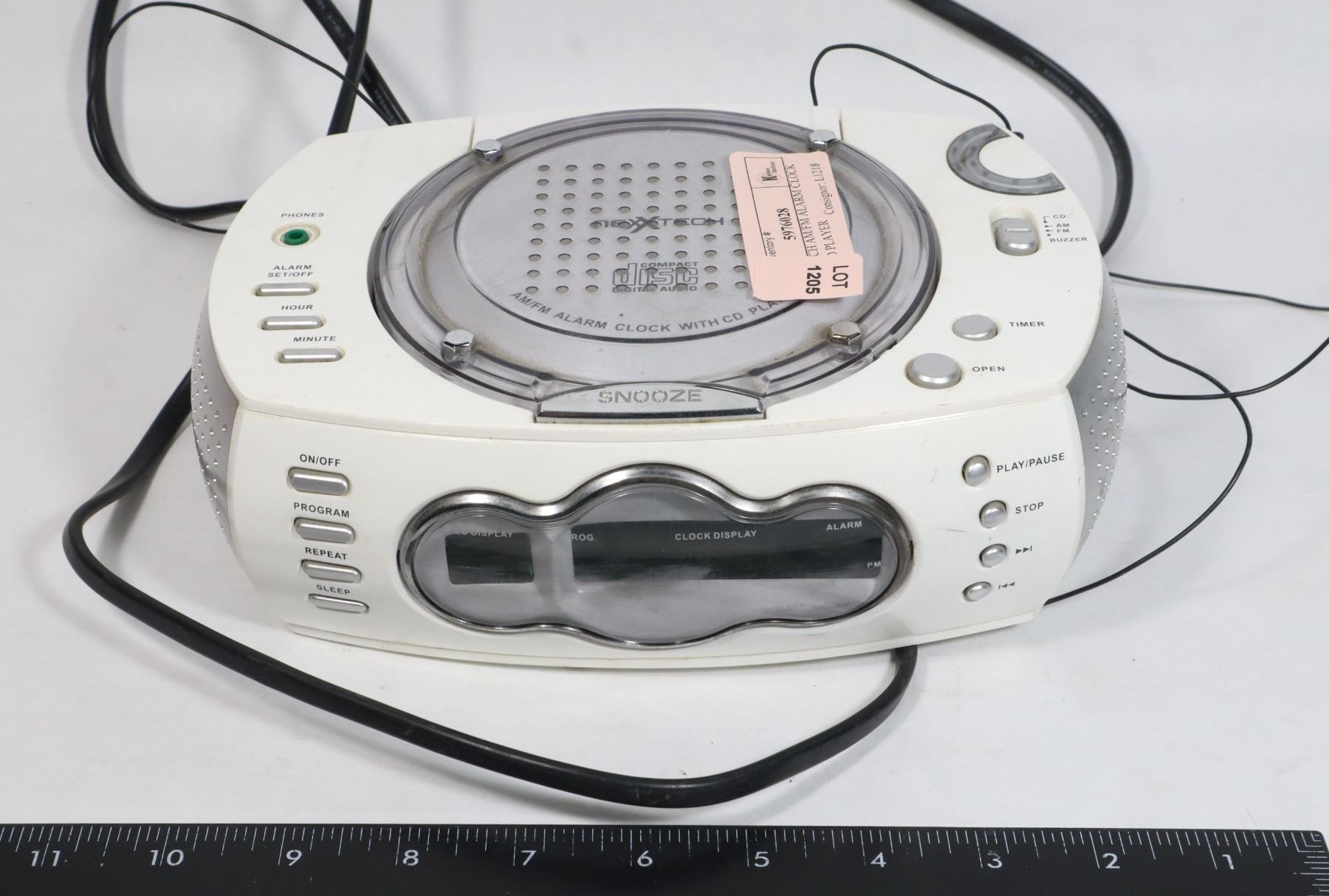 NEXXTECH AM/FM ALARM CLOCK WITH CD PLAYER