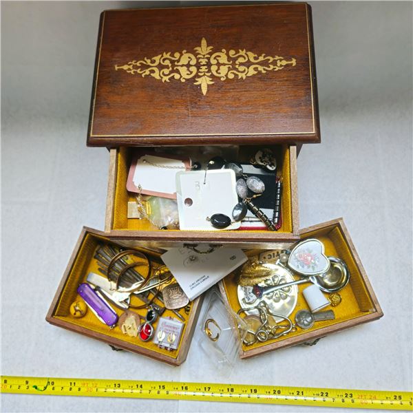 VINTAGE JEWELRY BOX MADE IN JAPAN W/ CONTENTS