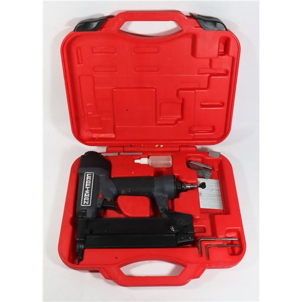 CRAFTSMAN 18 GAUGE BRAD NAILER WITH CASE
