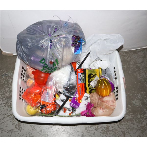 BOX OF HOME DECORATIVE ITEMS, HALLOWEEN,