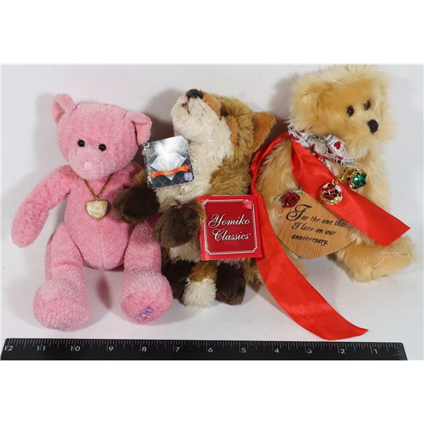 BAG WITH THREE COLLECTIBLE TEDDY BEARS INCLUDING