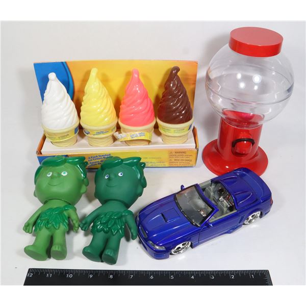 VINTAGE ICE CREAM CONE BUBBLE BLOWERS UNUSED