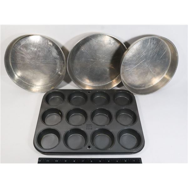 BAKING PANS + MUFFIN TRAY