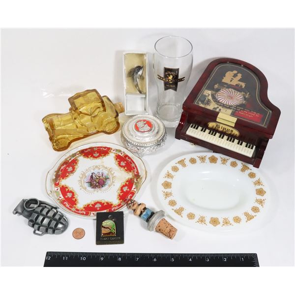 SMALL BOX OF COLLECTIBLES INCLUDING PYREX, AVON,