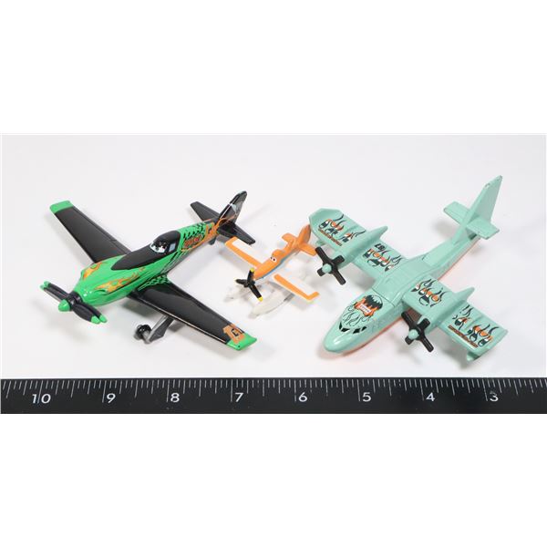 3 PROPELLER PLANES. 2 DISNEY