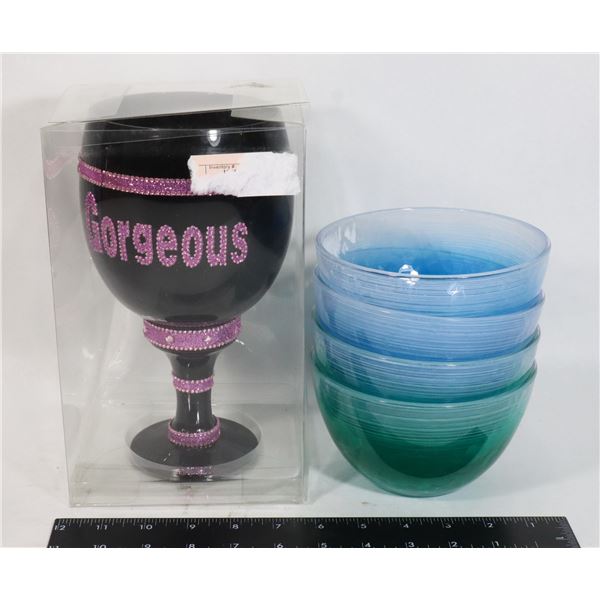 LOT OF PLASTIC DISHWARE