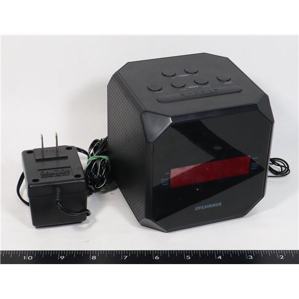 SYLVANIA DUAL ALARM AM/FM CLOCK RADIO