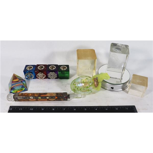 LOT OF ASSORTED DECORATIVE GLASS ITEMS INCLUDES