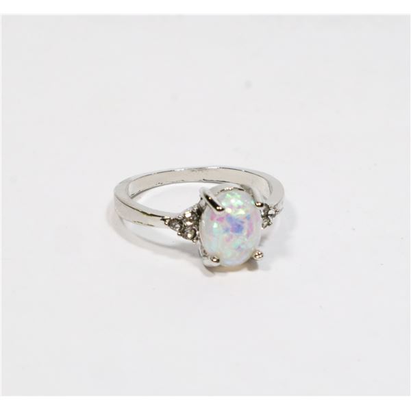NEW SIZE 7 SILVER TONE RHINESTONE RING