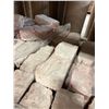 Image 2 : PALLET LOT - Vintage Decorative Brick