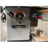Image 6 : Delta  Model 36-RT31B Table Saw with fence and accessories
