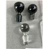 Image 2 : Small Lot Of Assorted Glass & Crystal Stoppers