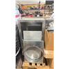 Image 2 : PALLET OF ASSORTED ALUMINUM DUCTING PIECES