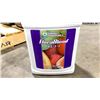 Image 2 : 2 10L JUGS OF COMMERCIAL GENERAL HYDROPONICS FLORABLEND HORTICULTURAL 0.5-1-1 FORMULA