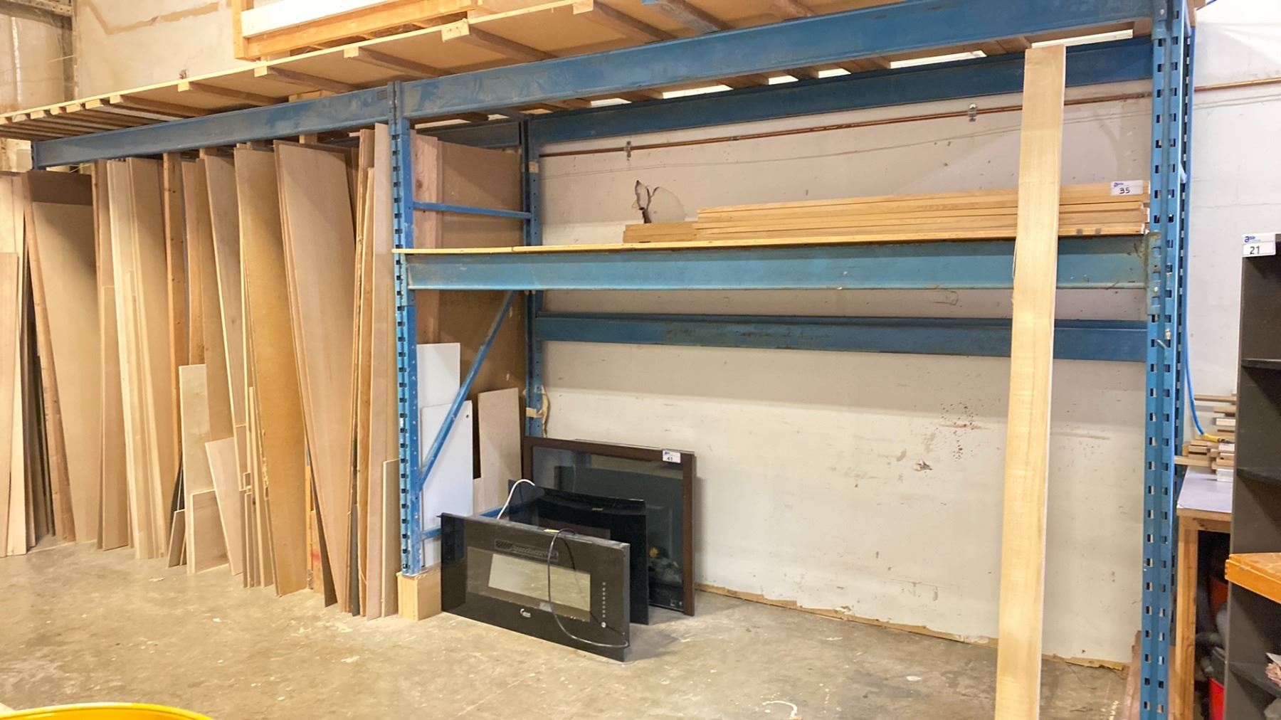 BLUE PALLET RACKING (2 BAYS) - 3 UPRIGHTS/7 SIDE RAILS 8FT TALL X 22FT ...