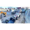Image 2 : FLAND FL-45 GREY GAS POWERED PNEUMATIC TIRE HYDRAULIC MINI FRONT END LOADER WITH 39" BUCKET & KEYS