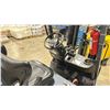 Image 5 : TOYOTA 8FBCU25 FORKLIFT, ORANGE,  VIN 79397