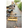 Image 2 : GIYI INDUSTRIAL 3 PC SKID STEER PALLET FORK RACK & 5'L FORKS
