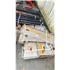 Image 1 : PALLET OF 10 INDUSTRIAL SKID STEER PLATE RACKS