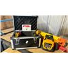 Image 2 : COMMERCIAL SELF LEVELING ROTARY LASER / SURVEYING KIT