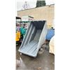 Image 1 : MOBILE 5'H PLASTIC RUBBERMAID WASTE RECEPTACLE