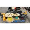 Image 1 : 8 SPOOLS OF ASSORTED ELECTRICAL WIRES