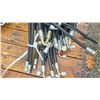 Image 2 : 1 BUNDLE OF ASSORTED HYDRAULIC HOSES