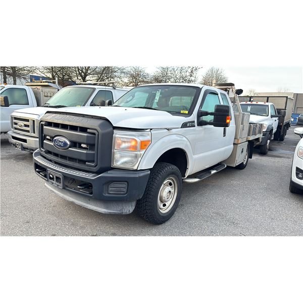 2014 FORD F250 SUPERDUTY, 2DR CREW CAB PICKUP, WHITE, VIN 1FT7X2B63EEA69847