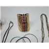 Image 5 : Collection of costume jewelry - assorted