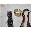Image 5 : Collection of costume jewelry - assorted