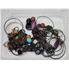 Image 6 : Collection of costume jewelry - assorted
