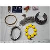 Image 2 : Collection of costume jewelry - assorted