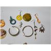 Image 4 : Collection of costume jewelry - assorted