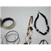 Image 5 : Collection of costume jewelry - assorted