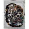 Image 7 : Collection of costume jewelry - assorted