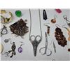 Image 6 : Collection of costume jewelry - assorted