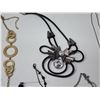 Image 4 : Collection of costume jewelry - assorted
