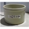 Image 1 : 1/2 gal Medalta Salt Crock