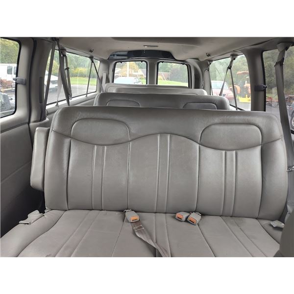 2000 CHEVY PASSENGER VAN