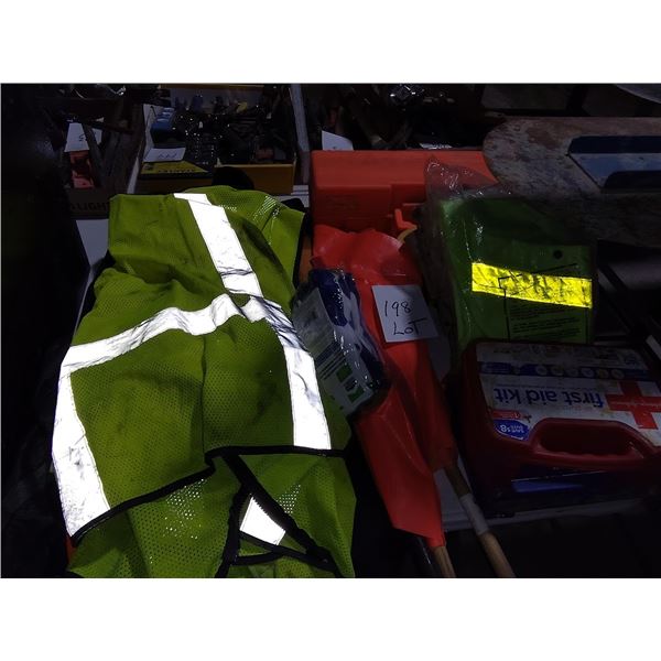 LARGE BUNDLE OF SAFETY WEAR & SAFETY ITEMS