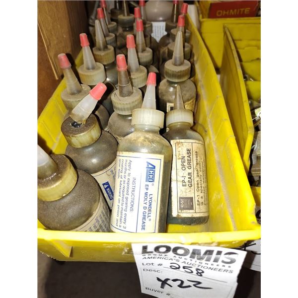 NEW SET OF 22 GEAR GREASE UNITS