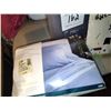 Image 4 : LOT OF HOME ITEMS