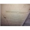 Image 2 : RUBBERMAID SHORT UPRIGHT OUTDOOR STORAGE UNIT