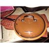 Image 2 : KITCHENWARE SALES LOT