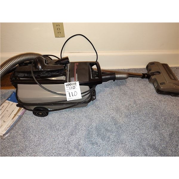 KENMORE H.D. SWEEPER W/POWER HEAD