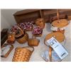 Image 8 : SET OF 12 LONGABERGER BASKET COLLECTION