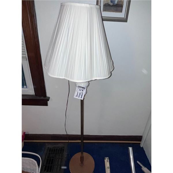 VINTAGE FLOOR LAMP