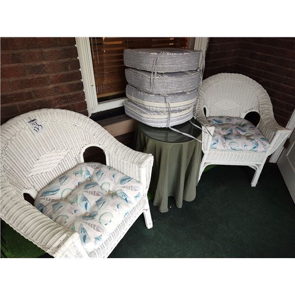 4 PIECE PATIO RATAN/WICKER SET