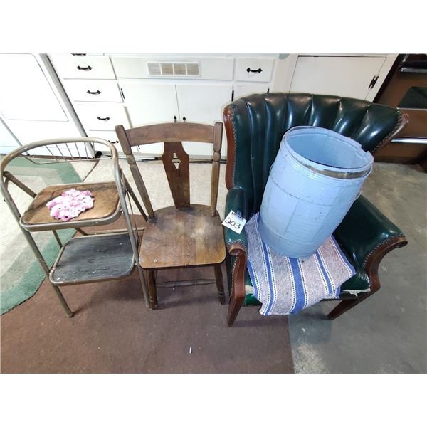 CHAIR LADDER, WOODEN KEG AND SET OF 4 CHAIRS